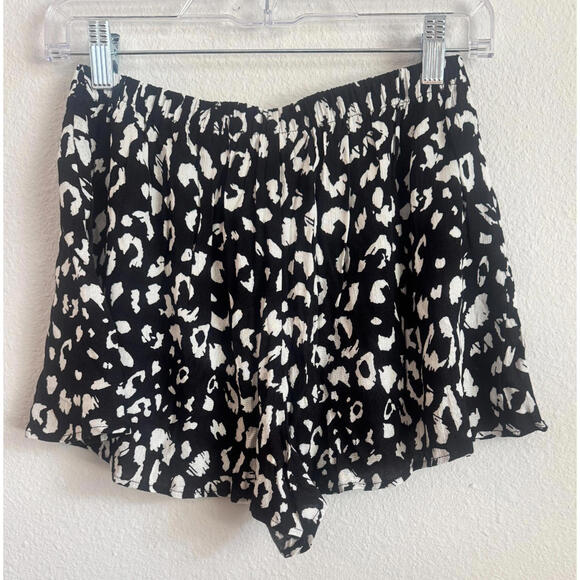 Lulus Yana Shorts Black and White Leopard Print Tie-Front Size S NWT - Picture 2 of 4